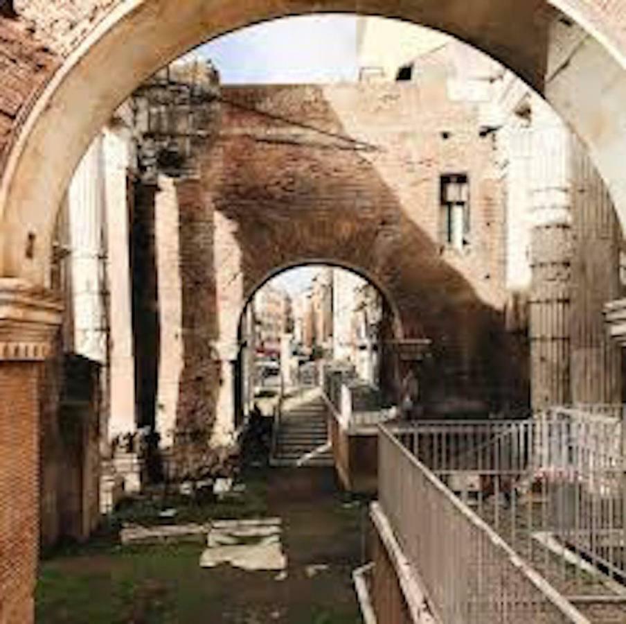 רומא Panoramic Castle Apt Trastevere מראה חיצוני תמונה